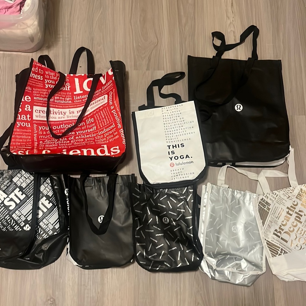 Lululemon reusable bags
